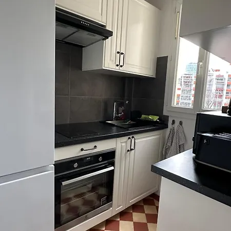 Magnifique 2 Pieces Renove A Neuf, 15, Idealement Situe דירה