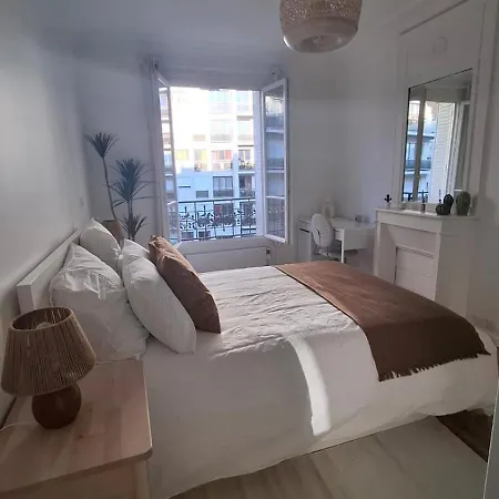Magnifique 2 Pieces Renove A Neuf, 15, Idealement Situe Appartement Paris