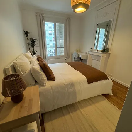 Magnifique 2 Pieces Renove A Neuf, 15, Idealement Situe Appartement