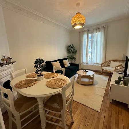 Magnifique 2 Pieces Renove A Neuf, 15, Idealement Situe דירה