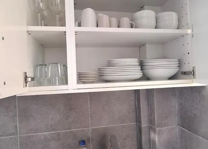 Superbe 2 Pièces Rénové, Proche De